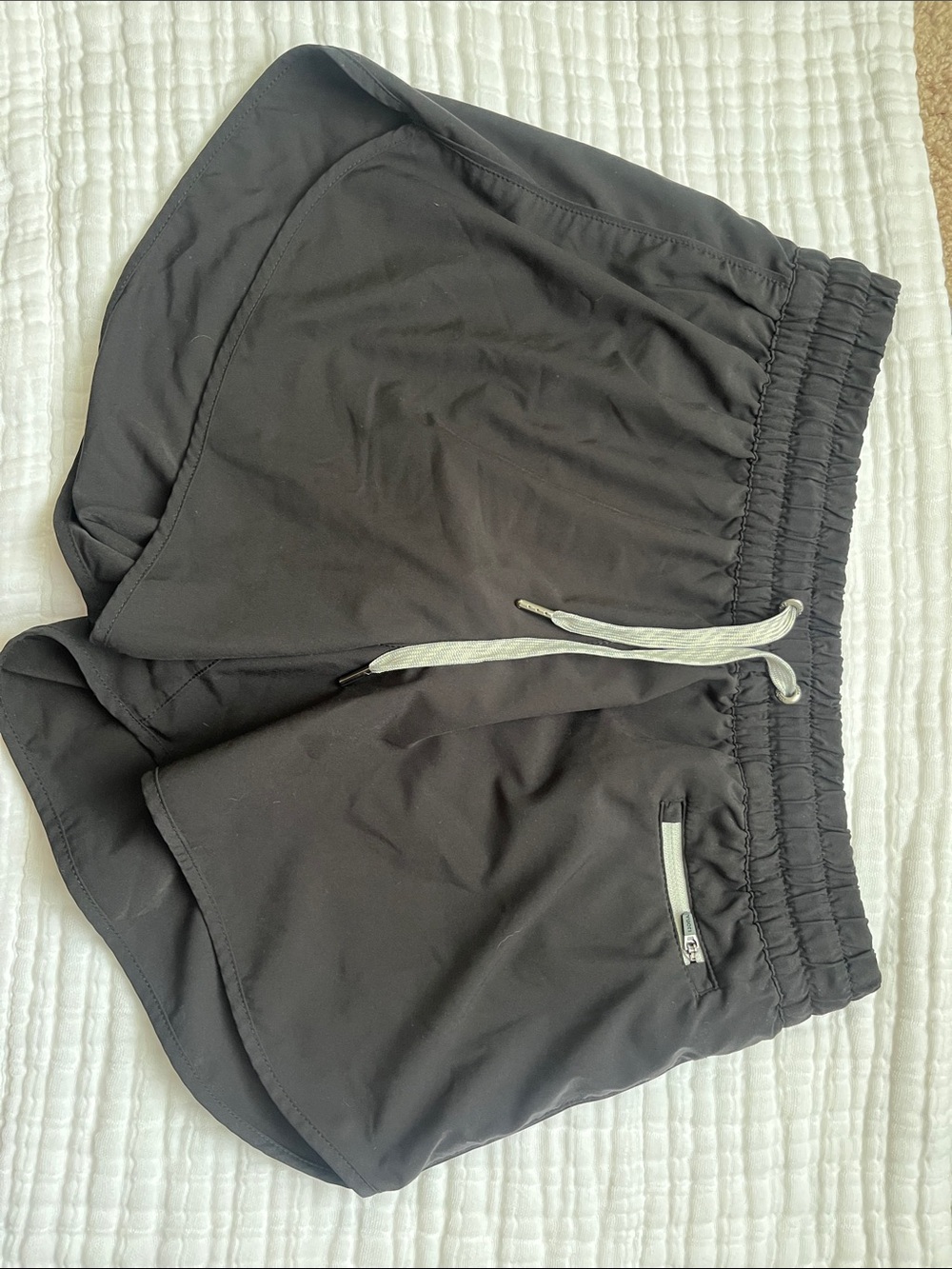 Vuori Black Clementine 2.0 Short 4”